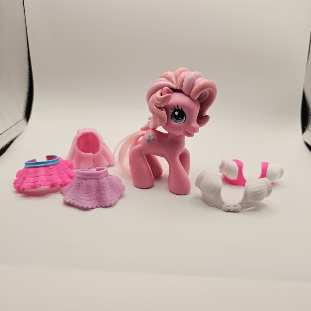 My Little Pony Pink Figure with Outfits, Brushable Tail